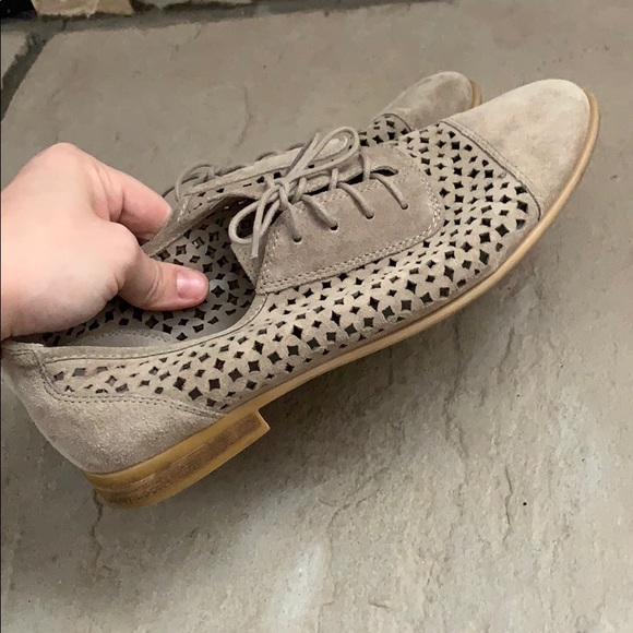 franco sarto taupe perforated lace up Oxford shoes - Picture 10 of 14